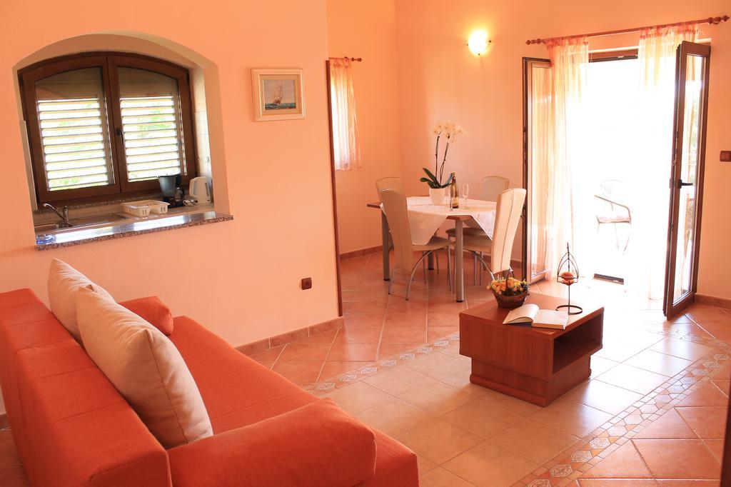 Apartments Villa Tre Marie โรวีน ภายนอก รูปภาพ