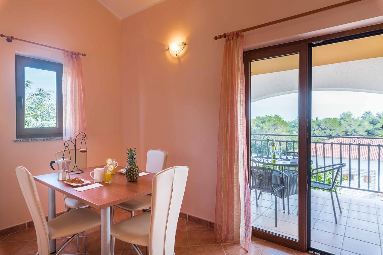 Apartments Villa Tre Marie โรวีน ภายนอก รูปภาพ